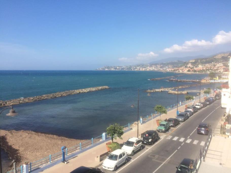 Sea View, In The Old Town Santo Stefano Al Mare Apartment Exterior photo