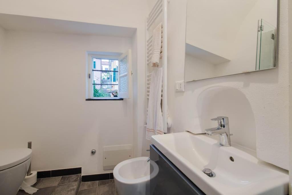 Sea View, In The Old Town Santo Stefano Al Mare Apartment Exterior photo